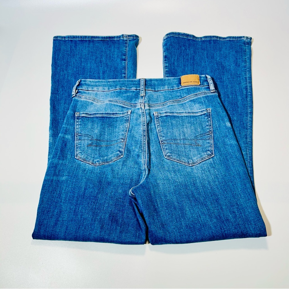 American Eagle jeans Curvy Super High Rise Flare jeans stretchy women size 8